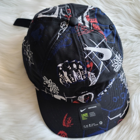 Nike Sportswear Heritage86 Doodles Graphic Strapback Cap - Picture 1 of 11
